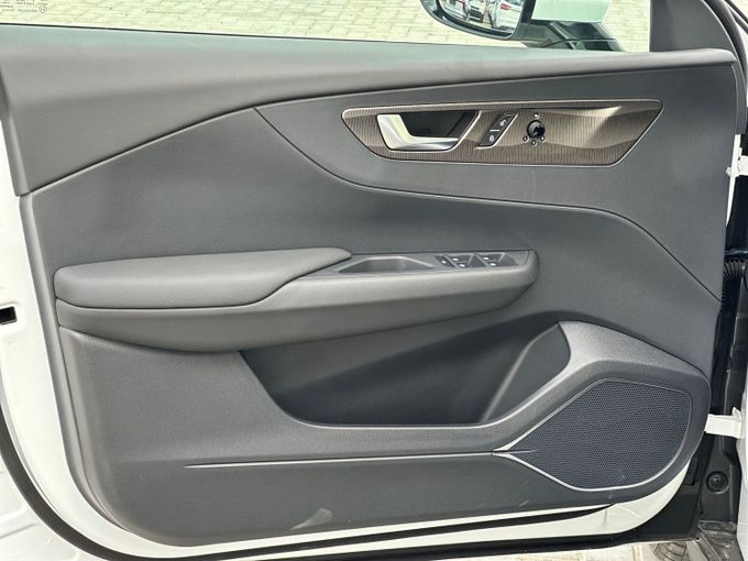 New Hongqi E-QM5, 2024 in Dubai by MENAMOTORS, White color. GCC Specs | AUTO.AE