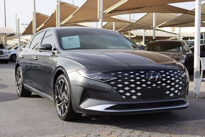 Подержанный Hyundai Azera III Рестайлинг, 3.5 л, 2021 в Дубае от Dresden Motors Серый цвет. GCC | AUTO.AE