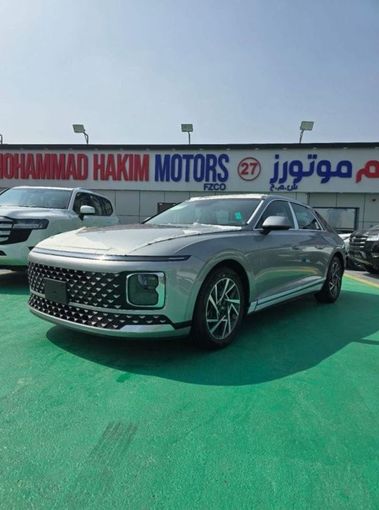 Новый Hyundai Azera III Рестайлинг, 3.5 л, 2024 в Дубае от Mohamed Hakim Motors Серебристый цвет. GCC | AUTO.AE