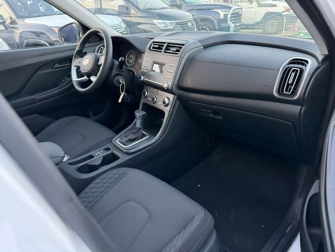 Новый Hyundai Creta II, 1.5 л, 2023 в Дубае от Mohamed Hakim Motors Белый цвет. GCC | AUTO.AE