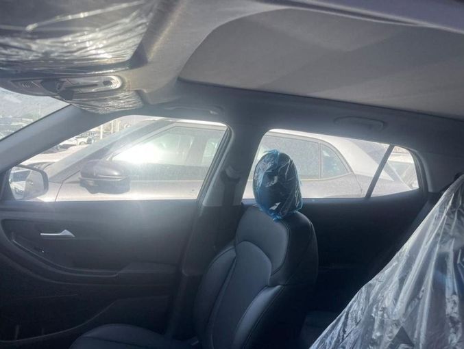 Новый Hyundai Creta II, 1.5 л, 2023 в Дубае от Mohamed Hakim Motors Серебристый цвет. GCC | AUTO.AE