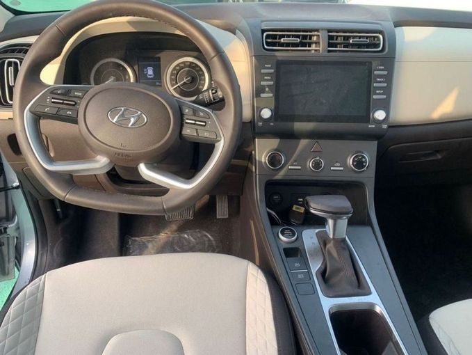 Новый Hyundai Creta II, 1.5 л, 2023 в Дубае от Mohamed Hakim Motors Серебристый цвет. GCC | AUTO.AE