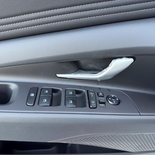 Новый Hyundai Elantra VII (CN7) Рестайлинг, 1.6 л, 2025 в Дубае от Sola Motors Белый цвет. Китайская | AUTO.AE