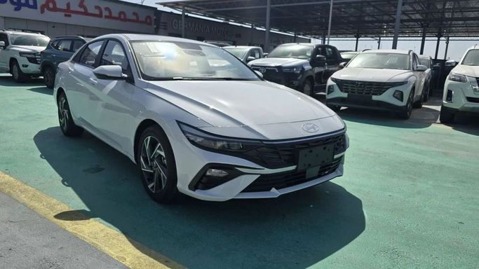 Новый Hyundai Elantra VII (CN7) Рестайлинг, 1.5 л, 2025 в Дубае от Mohamed Hakim Motors Белый цвет. Other | AUTO.AE
