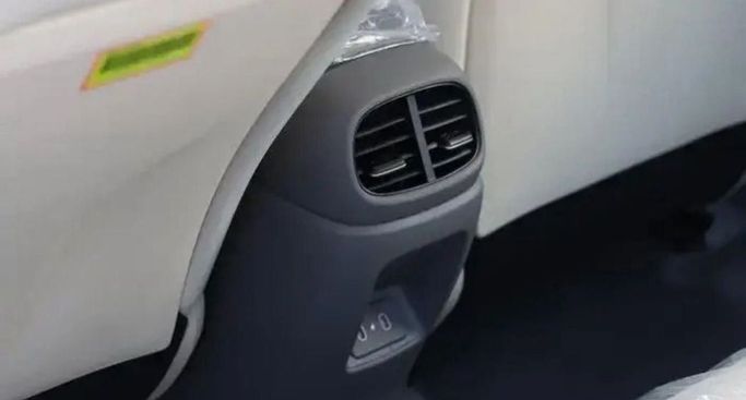 Новый Hyundai Elantra VII (CN7) Рестайлинг, 1.6 л, 2024 в Дубае от Mohamed Hakim Motors Серебристый цвет. GCC | AUTO.AE