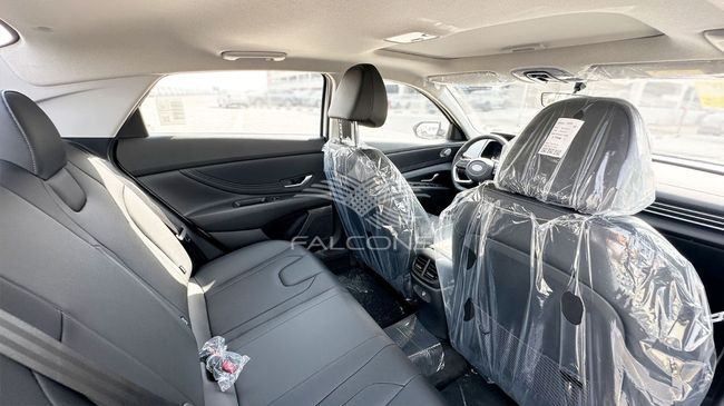 Новый Hyundai Elantra VII (CN7) Рестайлинг, 1.6 л, 2025 в Дубае от Falcons GT Motors FZCO Белый цвет. Китайская | AUTO.AE