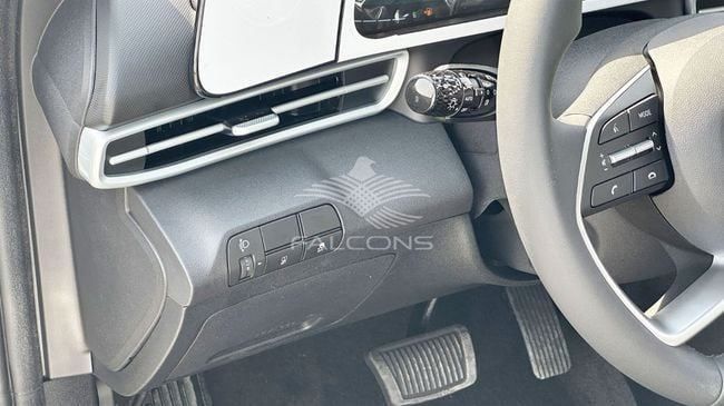 Новый Hyundai Elantra VII (CN7) Рестайлинг, 1.6 л, 2025 в Дубае от Falcons GT Motors FZCO Белый цвет. Китайская | AUTO.AE