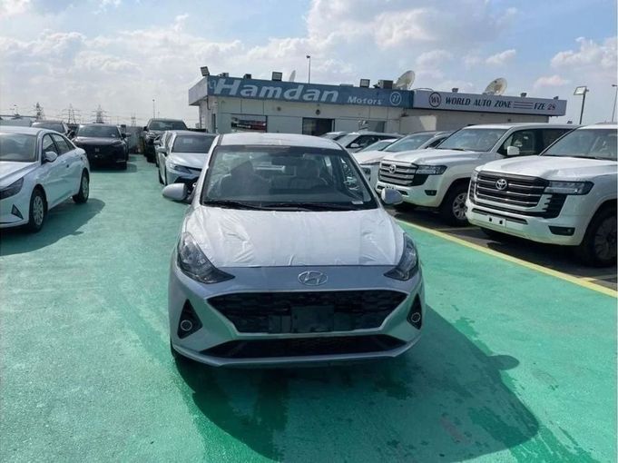 Новый Hyundai i10 III Рестайлинг, 1.2 л, 2023 в Дубае от Mohamed Hakim Motors Серебристый цвет. GCC | AUTO.AE