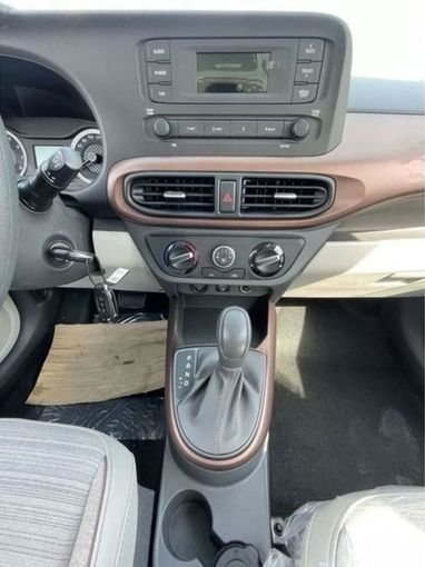 Новый Hyundai i10 III Рестайлинг, 1.2 л, 2023 в Дубае от Mohamed Hakim Motors Серебристый цвет. GCC | AUTO.AE