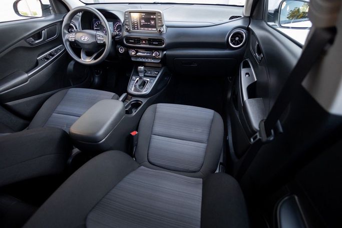 Used Hyundai Kona I Facelift, 998 l, 2023 in Dubai by Linda Cars, White color. GCC Specs | AUTO.AE