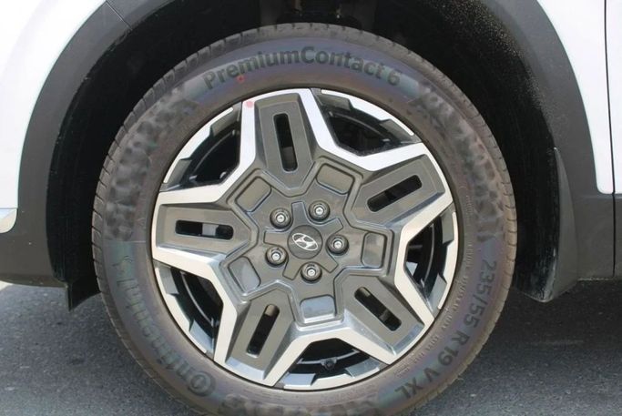 Новый Hyundai Santa Fe IV Рестайлинг, 2.5 л, 2023 в Дубае от Mohamed Hakim Motors Белый цвет. Other | AUTO.AE