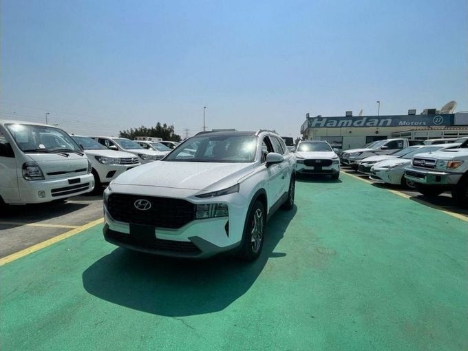 Новый Hyundai Santa Fe IV Рестайлинг, 2.5 л, 2023 в Дубае от Mohamed Hakim Motors Белый цвет. Other | AUTO.AE