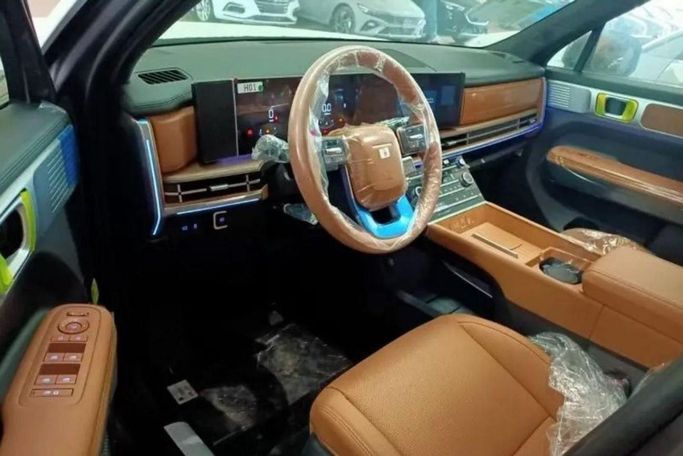 Новый Hyundai Santa Fe V (MX5), 2.5 л, 2024 в Дубае от Mohamed Hakim Motors Серебристый цвет. GCC | AUTO.AE