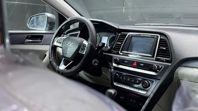 Подержанный Hyundai Sonata VIII (DN8), 2.2 л, 2019 в Дубае Серый цвет. Американская | AUTO.AE