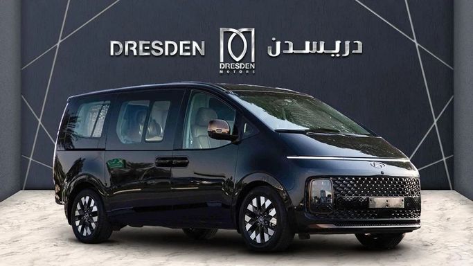 Подержанный Hyundai Staria, 2.2 л, 2022 в Дубае от Dresden Motors Черный цвет. GCC | AUTO.AE