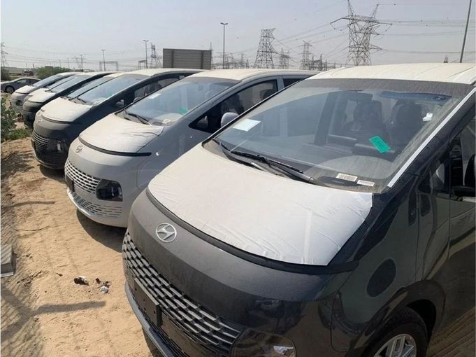 Новый Hyundai Staria, 2.2 л, 2023 в Дубае от Mohamed Hakim Motors Синий цвет. GCC | AUTO.AE