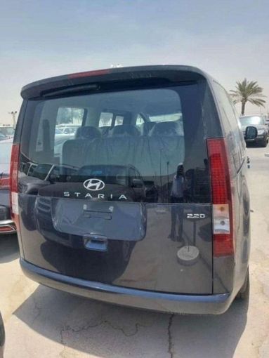 Новый Hyundai Staria, 2.2 л, 2023 в Дубае от Mohamed Hakim Motors Синий цвет. GCC | AUTO.AE