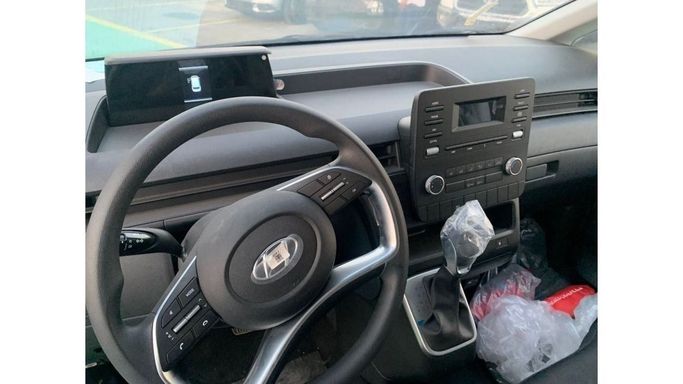 Новый Hyundai Staria, 3.5 л, 2023 в Дубае от Mohamed Hakim Motors Белый цвет.  | AUTO.AE