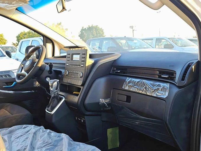 Новый Hyundai Staria, 3.5 л, 2025 в Дубае от SK Motors Белый цвет. GCC | AUTO.AE