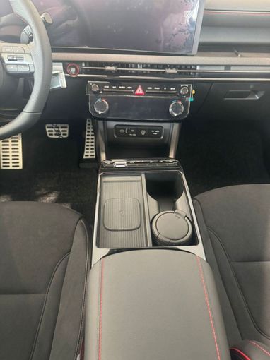 Новый Hyundai Tucson IV Рестайлинг, 2.5 л, 2025 в Дубае от Mohamed Hakim Motors Красный цвет. GCC | AUTO.AE