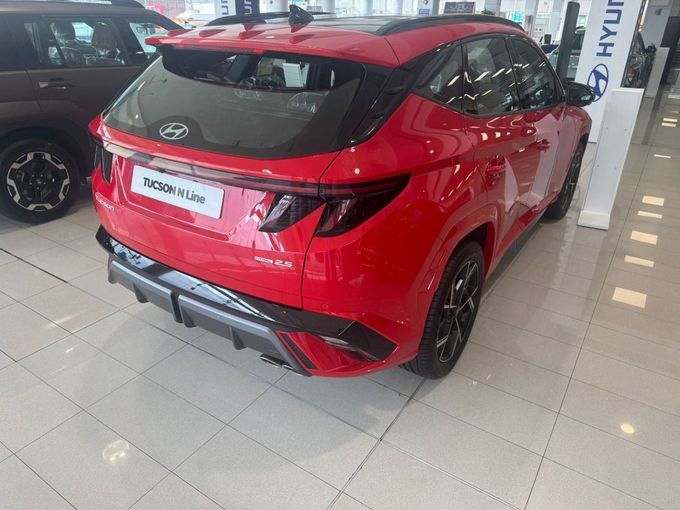 Новый Hyundai Tucson IV Рестайлинг, 2.5 л, 2025 в Дубае от Mohamed Hakim Motors Красный цвет. GCC | AUTO.AE