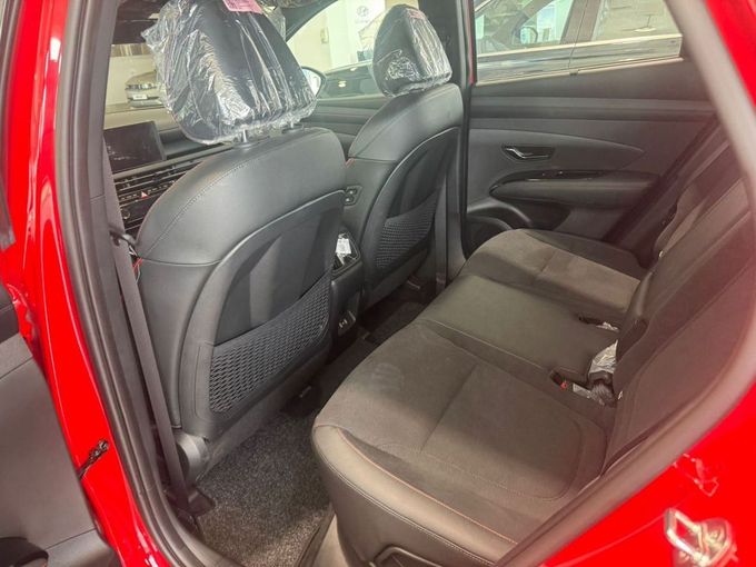 Новый Hyundai Tucson IV Рестайлинг, 2.5 л, 2025 в Дубае от Mohamed Hakim Motors Красный цвет. GCC | AUTO.AE