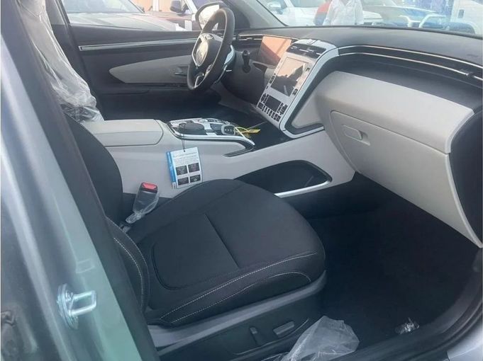 Новый Hyundai Tucson IV Рестайлинг, 1.5 л, 2024 в Дубае от Mohamed Hakim Motors Серебристый цвет. Other | AUTO.AE