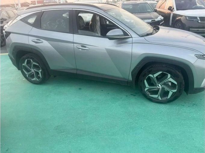 Новый Hyundai Tucson IV Рестайлинг, 1.5 л, 2024 в Дубае от Mohamed Hakim Motors Серебристый цвет. Other | AUTO.AE