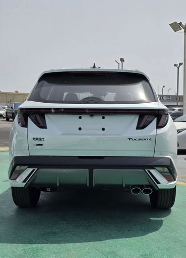 Новый Hyundai Tucson IV Рестайлинг, 1.5 л, 2025 в Дубае от Mohamed Hakim Motors Белый цвет. Other | AUTO.AE