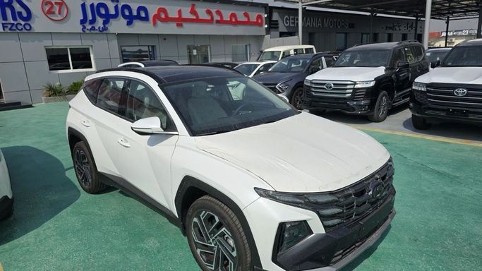 Новый Hyundai Tucson IV Рестайлинг, 1.5 л, 2025 в Дубае от Mohamed Hakim Motors Белый цвет. Other | AUTO.AE