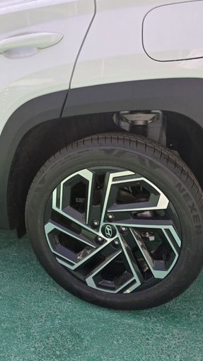Новый Hyundai Tucson IV Рестайлинг, 1.5 л, 2025 в Дубае от Mohamed Hakim Motors Белый цвет. Other | AUTO.AE