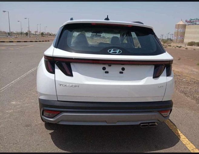 Новый Hyundai Tucson IV Рестайлинг, 1.6 л, 2025 в Дубае от Mohamed Hakim Motors Белый цвет. GCC | AUTO.AE