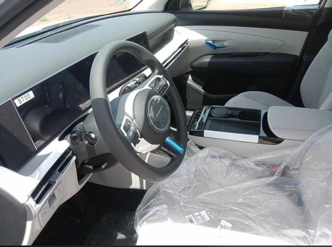 Новый Hyundai Tucson IV Рестайлинг, 1.6 л, 2025 в Дубае от Mohamed Hakim Motors Белый цвет. GCC | AUTO.AE