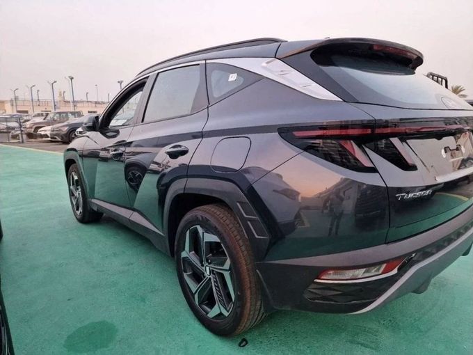 Новый Hyundai Tucson IV Рестайлинг, 1.6 л, 2024 в Дубае от Mohamed Hakim Motors Черный цвет. GCC | AUTO.AE