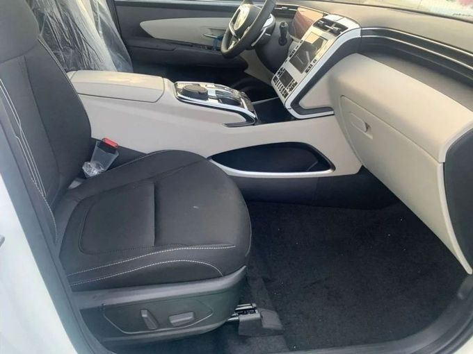 Новый Hyundai Tucson IV Рестайлинг, 1.6 л, 2024 в Дубае от Mohamed Hakim Motors Белый цвет. Other | AUTO.AE