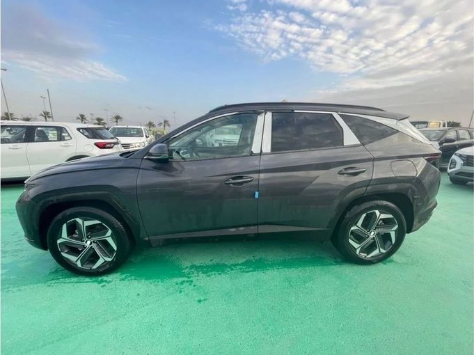 Новый Hyundai Tucson IV Рестайлинг, 2.0 л, 2023 в Дубае от Mohamed Hakim Motors Черный цвет. GCC | AUTO.AE