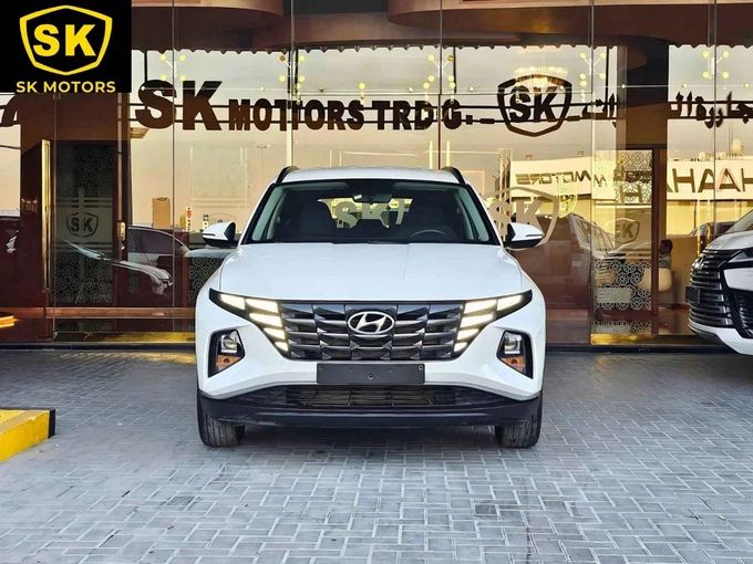 New Hyundai Tucson IV, 2.0 l, 2022 in Dubai by SK Motors, White color. GCC Specs | AUTO.AE