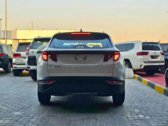 New Hyundai Tucson IV, 2.0 l, 2022 in Dubai by SK Motors, White color. GCC Specs | AUTO.AE