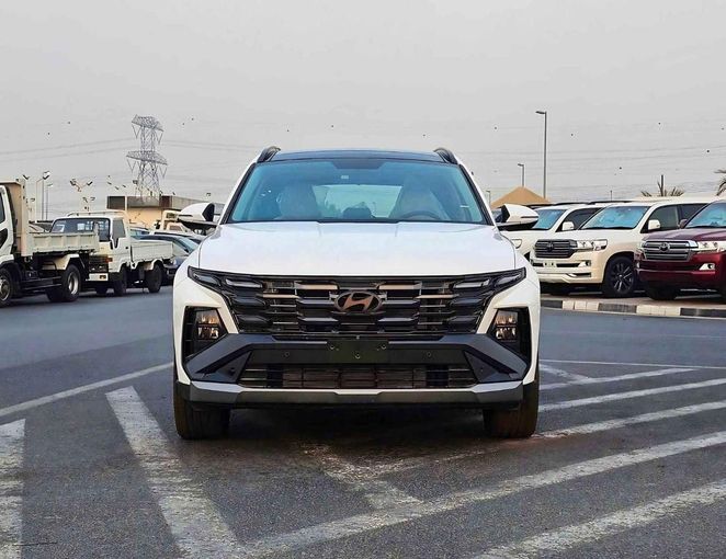 New Hyundai Tucson IV Facelift, 2.0 l, 2025 in Dubai by SK Motors, White color. GCC Specs | AUTO.AE