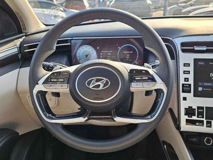 Новый Hyundai Tucson IV Рестайлинг, 1.5 л, 2024 в Дубае от SK Motors Белый цвет. GCC | AUTO.AE