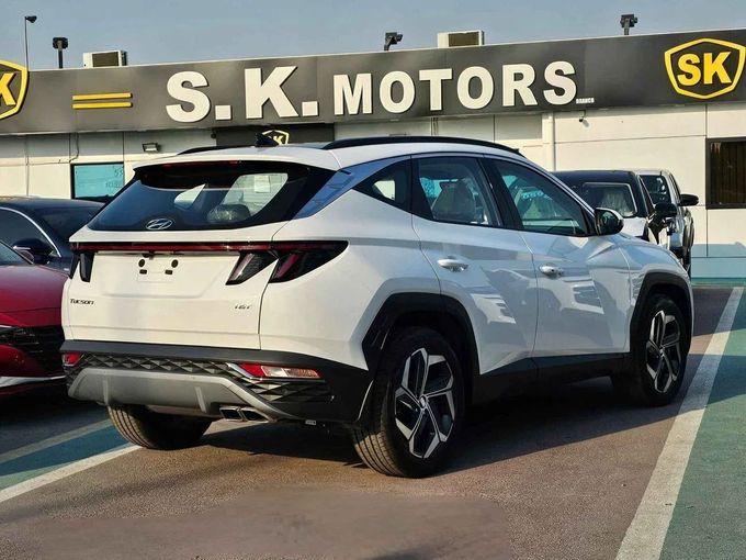 Новый Hyundai Tucson IV Рестайлинг, 1.5 л, 2024 в Дубае от SK Motors Белый цвет. GCC | AUTO.AE