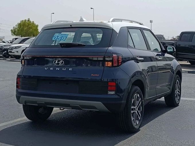 Новый Hyundai Venue I (Indian Market) Рестайлинг, 998 л, 2023 в Дубае от SK Motors Синий цвет. GCC | AUTO.AE