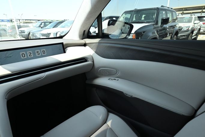 Новый IM Motors (Zhiji) LS7, 2025 в Дубае от MENAMOTORS Белый цвет. Китайская | AUTO.AE