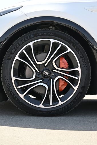 Новый IM Motors (Zhiji) LS7, 2025 в Дубае от MENAMOTORS Белый цвет. Китайская | AUTO.AE