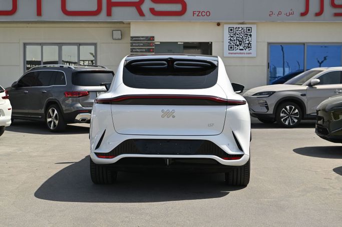 Новый IM Motors (Zhiji) LS7, 2025 в Дубае от MENAMOTORS Белый цвет. Китайская | AUTO.AE
