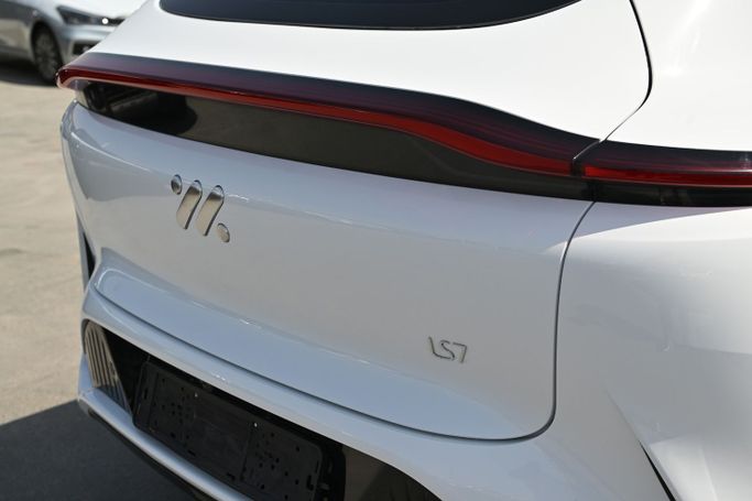 Новый IM Motors (Zhiji) LS7, 2025 в Дубае от MENAMOTORS Белый цвет. Китайская | AUTO.AE