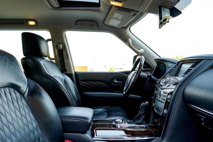 Used Infiniti QX80 I Facelift 3, 5.6 l, 2020 in Dubai by Linda Cars, Grey color. GCC Specs | AUTO.AE