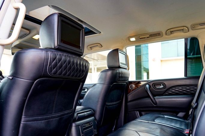 Used Infiniti QX80 I Facelift 3, 5.6 l, 2020 in Dubai by Linda Cars, Grey color. GCC Specs | AUTO.AE