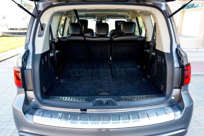 Used Infiniti QX80 I Facelift 3, 5.6 l, 2020 in Dubai by Linda Cars, Grey color. GCC Specs | AUTO.AE