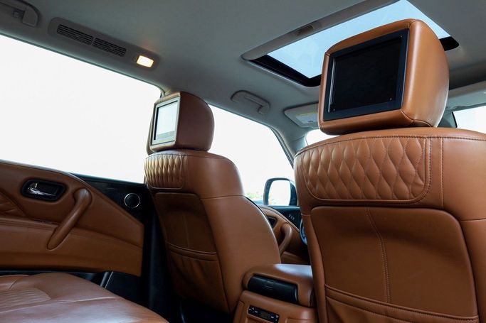 Подержанный Infiniti QX80 I Рестайлинг 3, 5.6 л, 2020 в Дубае от Linda Cars Синий цвет. GCC | AUTO.AE